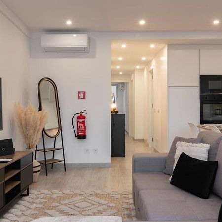 Stylish Apartment W/ River View By Lovelystay Oeiras Kültér fotó