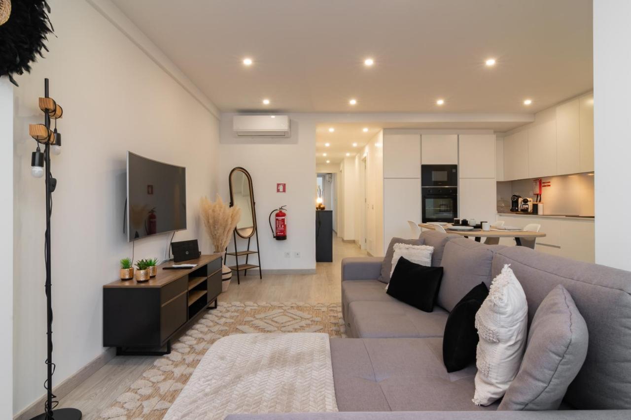 Stylish Apartment W/ River View By Lovelystay Oeiras Kültér fotó