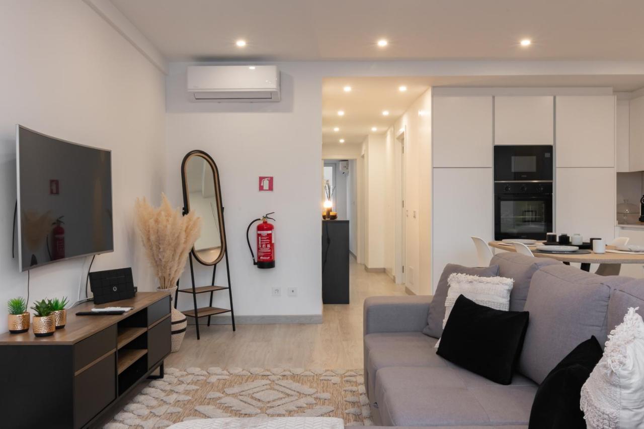 Stylish Apartment W/ River View By Lovelystay Oeiras Kültér fotó
