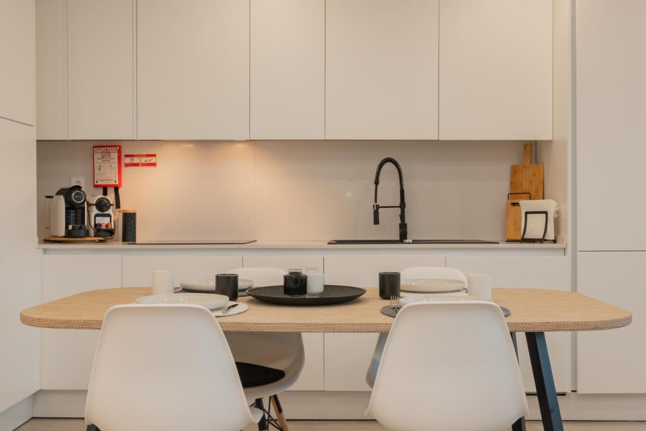 Stylish Apartment W/ River View By Lovelystay Oeiras Kültér fotó
