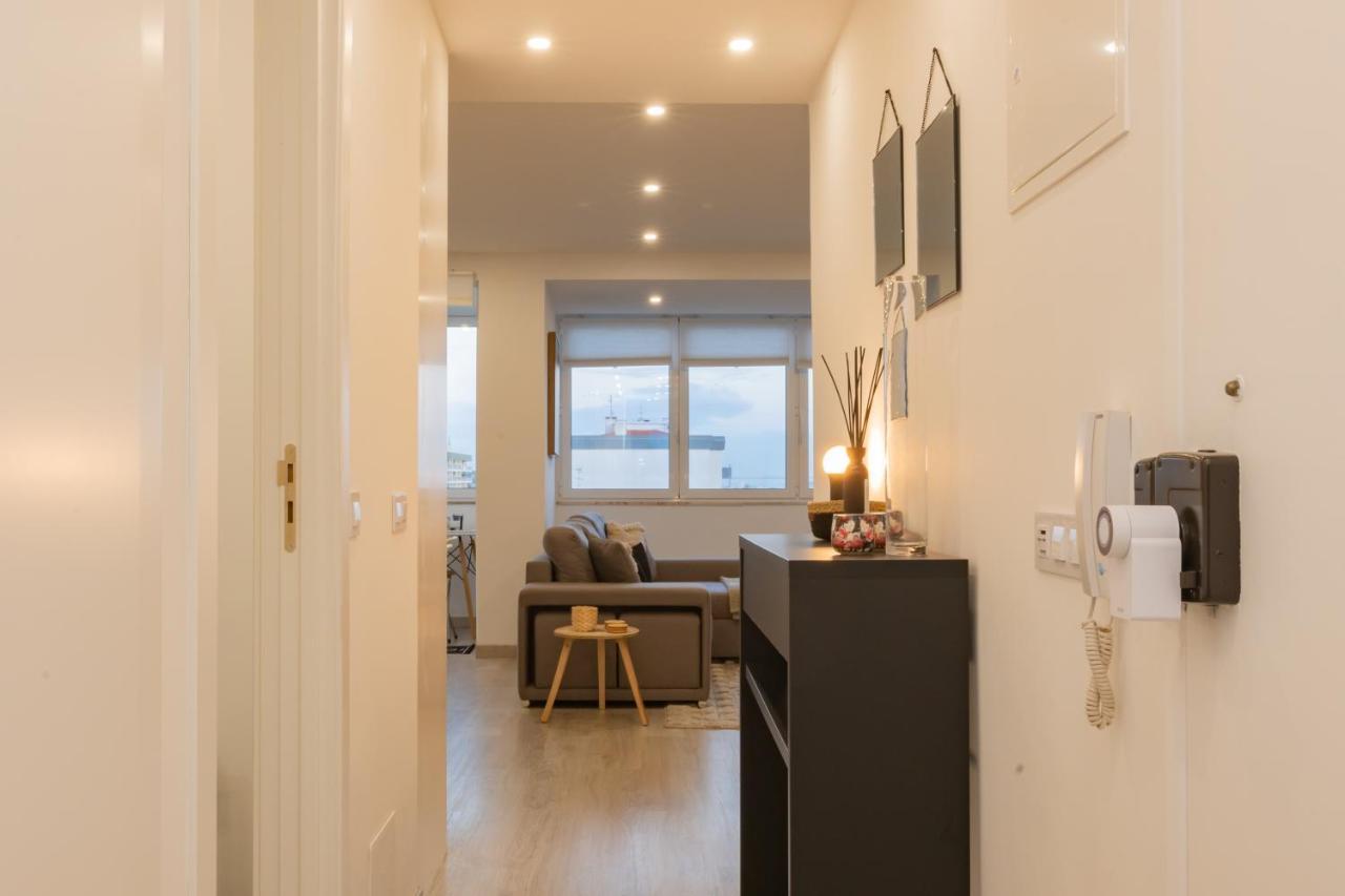 Stylish Apartment W/ River View By Lovelystay Oeiras Kültér fotó